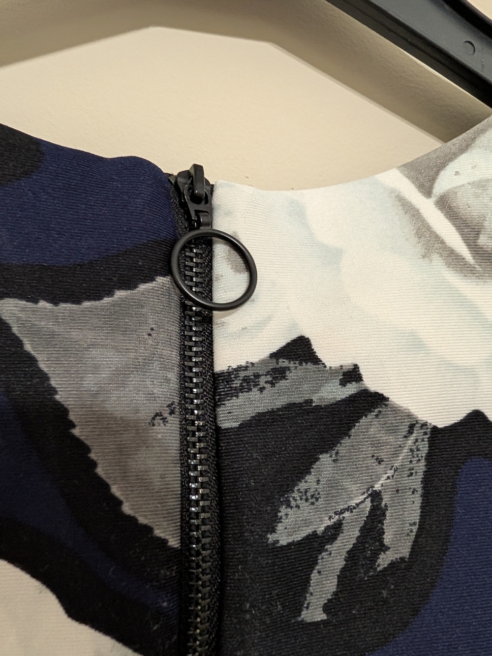 Just...Taylor Navy Mini Size 6 Dress with White Floral Print - Picture 5 of 10